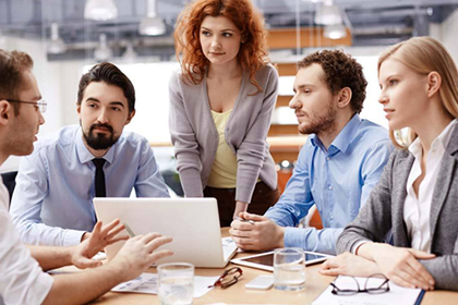 如何对欠款者提起诉讼？